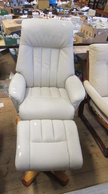 RECLINER WITH FOOTSTOOL Image