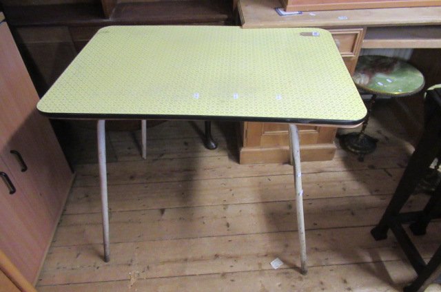 RETRO MELAMINE KITCHEN TABLE Image