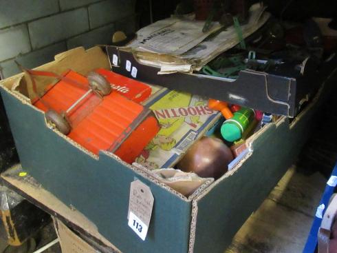 TWO BOXES OF VINTAGE TOYS INCLUDING MECCANO Image