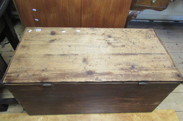 PINE BLANKET BOX Image