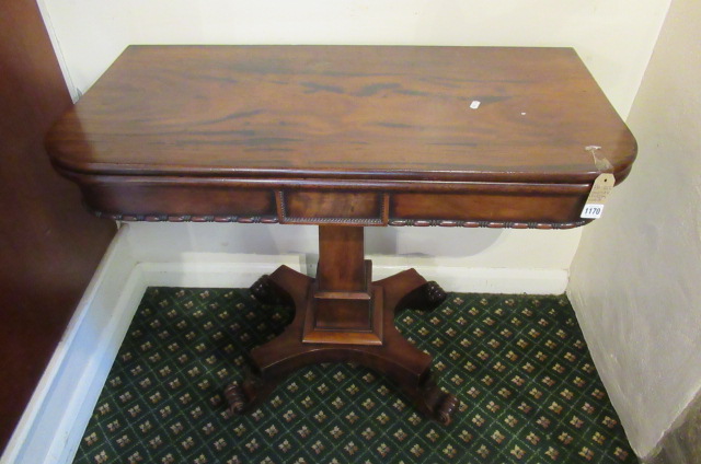 FOLDOVER PEDESTAL TABLE Image
