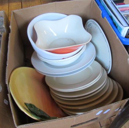 BOX OF KITCHEN PLATES  BOWLS ETC Image