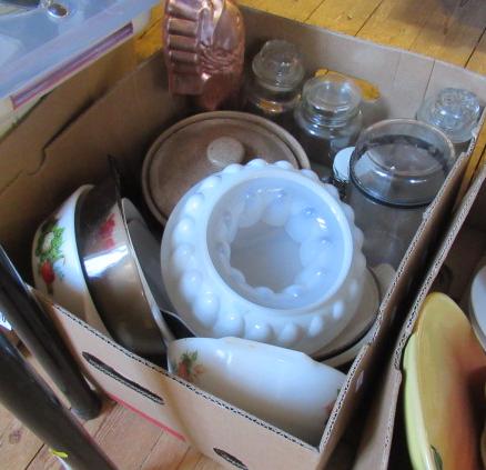 BOX OF JELLY MOULDS AND OTHER KITCHENWARE  Image
