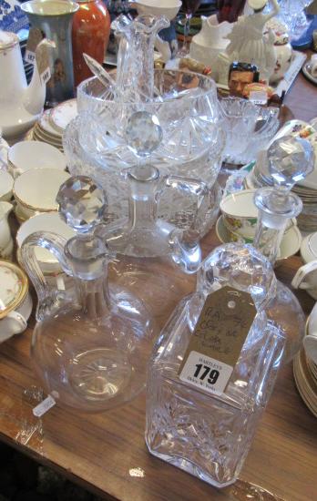 QUANTITY OF GLASS Image