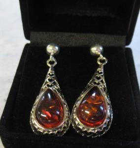 PAIR OF SILVER AND AMBER EARRINGS Image
