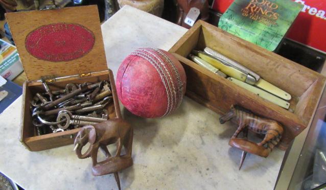 BOX OF PEN KNIVES  KEYS  CRICKET BALL ETC Image