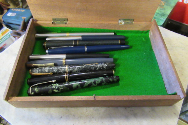 BOX OF FOUNTAIN PENS Image
