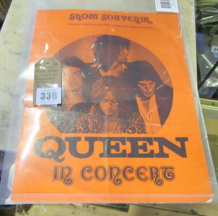 1974 QUEEN IN CONCERT SHOW SOUVENIR Image