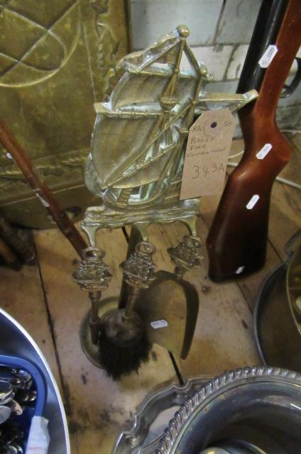 BRASS COMPANION SET Image