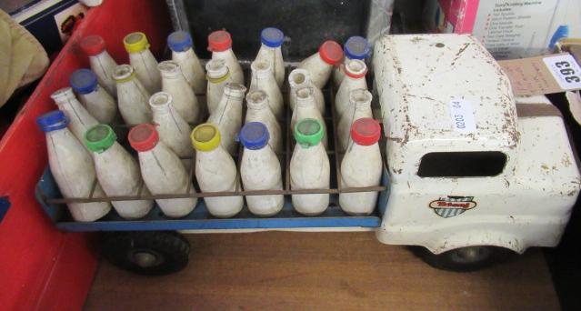 TRIANG MILK WAGON Image