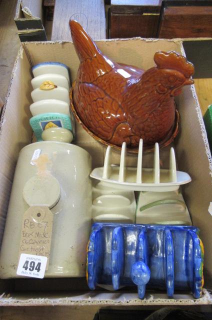 BOX OF MIXED CERAMICS INCLUDING TOAST RACKS Image