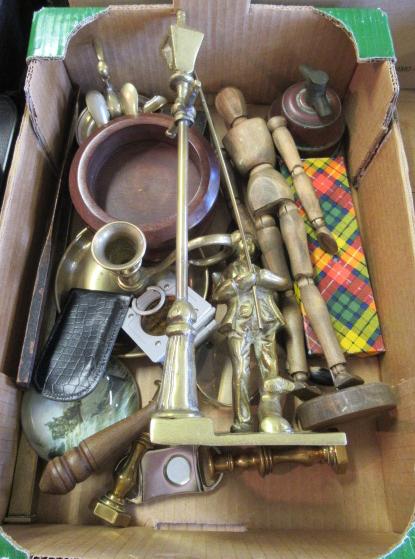 BOX OF BRASS AND OTHER VINTAGE ITEMS Image