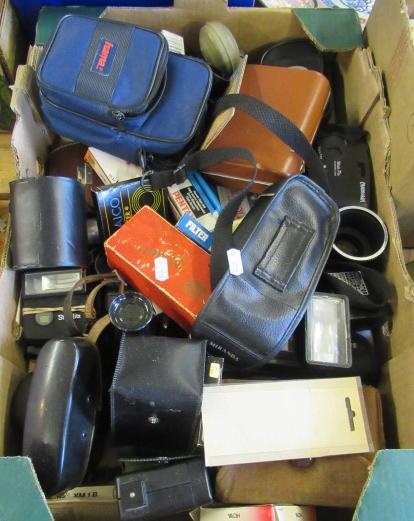 BOX OF CAMERAS AND PHOTOGRAPHIC EQUIPMENT Image