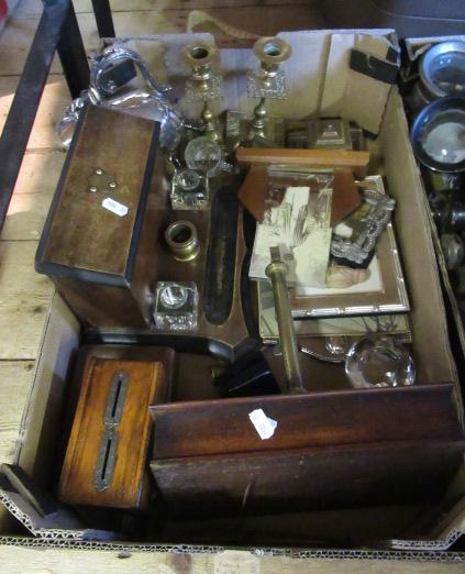 BOX OF VINTAGE COLLECTABLES Image