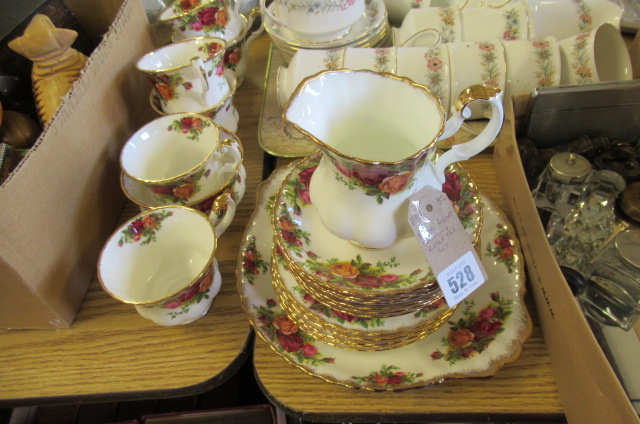 ROYAL ALBERT OLD COUNTRY ROSES TEA SET Image