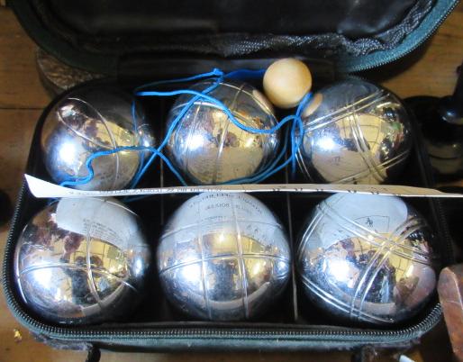 SET OF BOULES Image