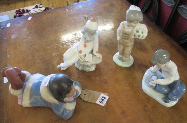 FOUR NAO FIGURES Image