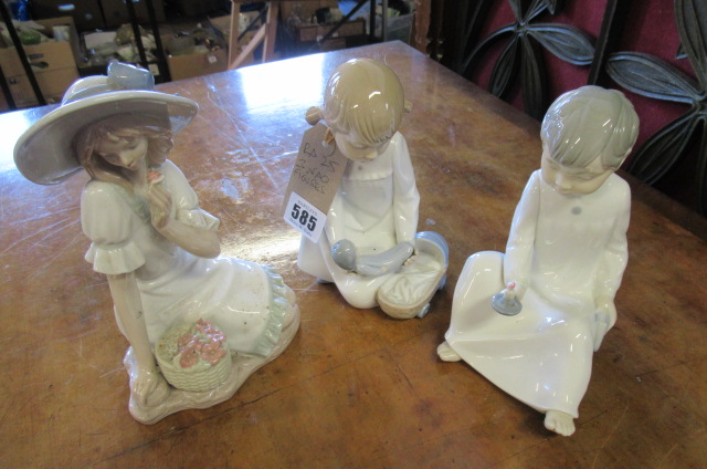 THREE NAO FIGURES Image