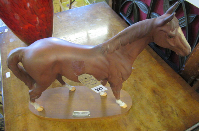 ROYAL DOULTON HORSE    THE MINSTRAL Image