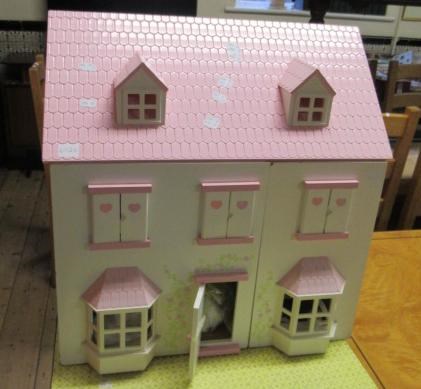 DOLLS HOUSE WITH DOLLS FURNITURE Image