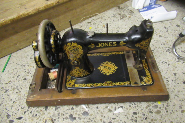 WOODEN CASED SEWING MACHINE Image