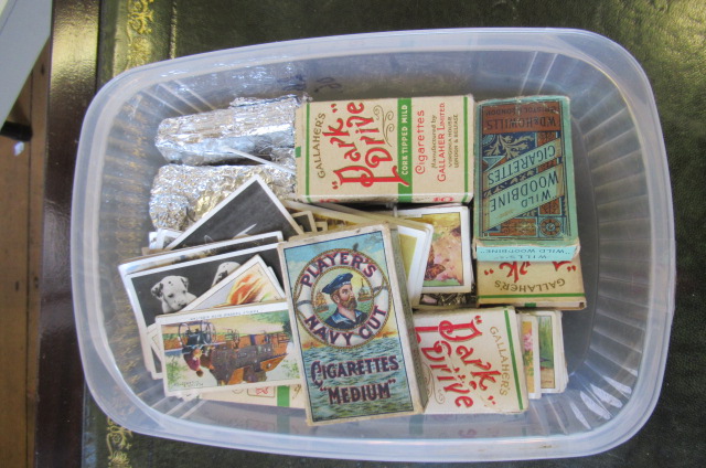 COLLECTION OF CIGARETTE CARDS Image