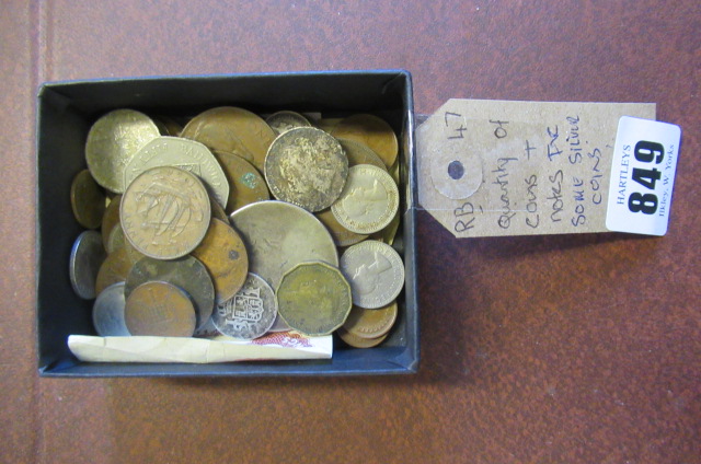 QUANTITY OF COINS AND NOTES INCLUDING SOME SILVER COINS Image