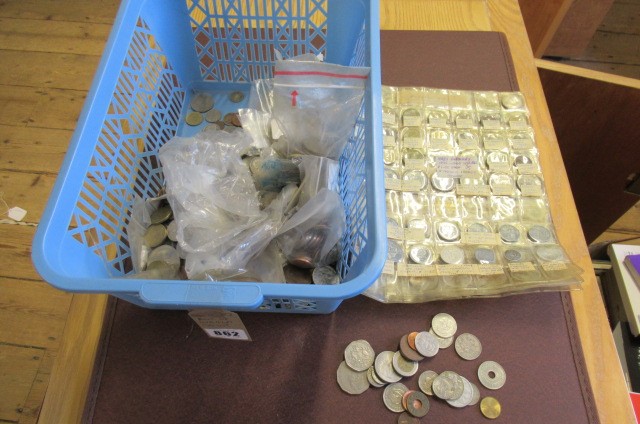 ELECTRIC GUITAR AND CASE Image