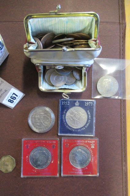 PURSE OF WORLD COINS AND COMMEMORATIVE CROWNS Image