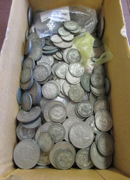 BOX OF CUPRO NICKEL AND OTHER BRITISH COINS Image