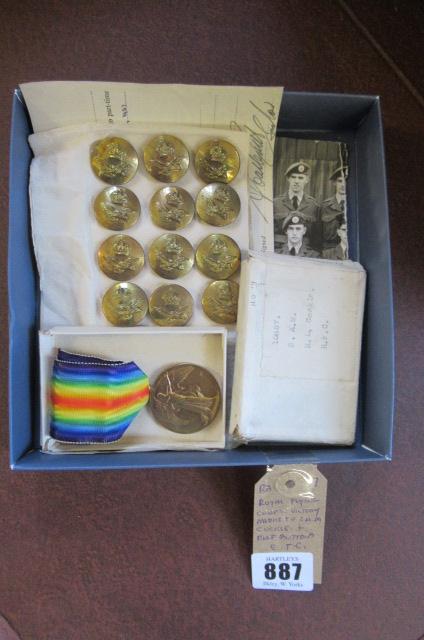 ROYAL FLYING CORPS VICTORY MEDAL TO    Z.A.M.COCKLE   AND RAF BUTTONS ETC Image
