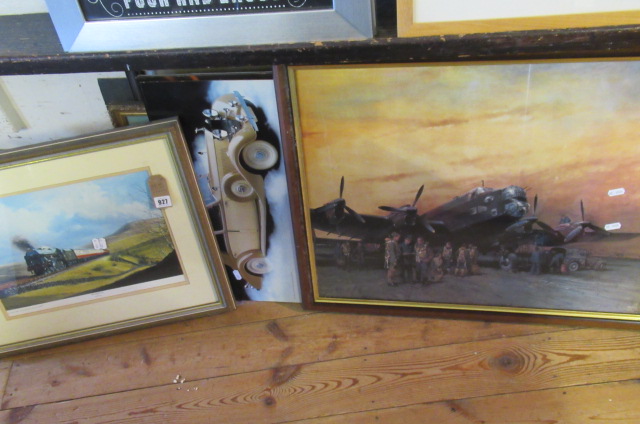 QUANTITY OF PICTURES AND PRINTS Image