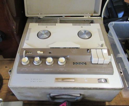 REEL TO REEL TAPE RECORDER Image