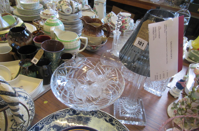 QUANTITY OF GLASS WARE Image