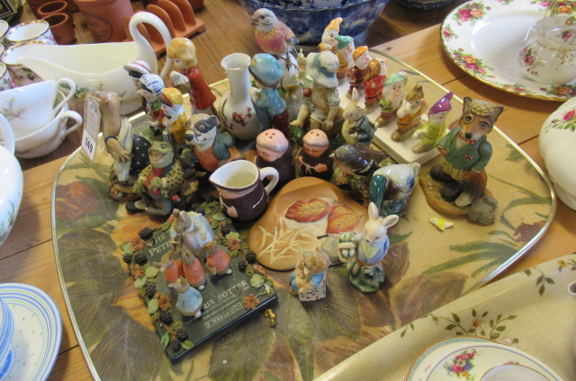 TRAY OF ORNAMENTS Image