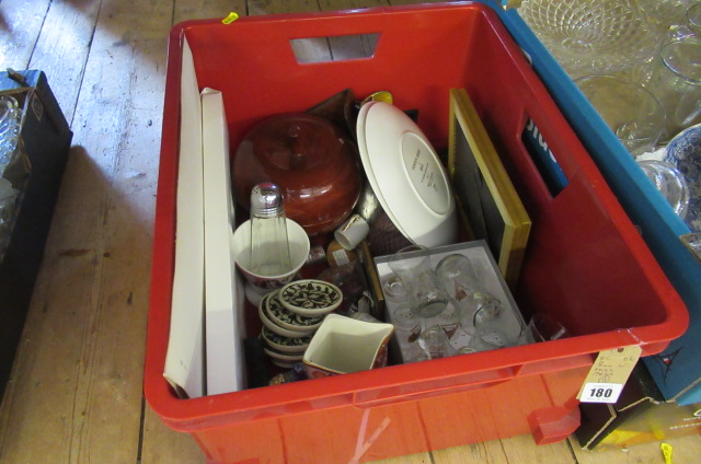 BOX OF MISCELLANEOUS ITEMS Image
