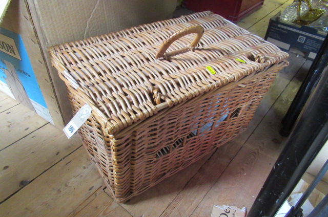 WICKER HAMPER Image