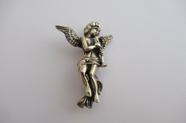 SILVER ANGEL BROOCH Image