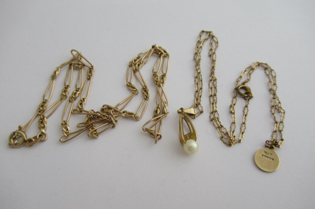 TWO 9CT GOLD CHAINS AND PEARL PENDANT Image