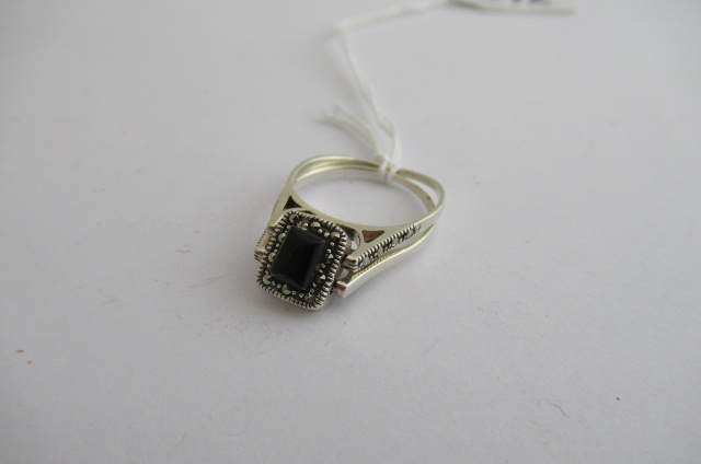 SILVER AND MARCASITE REVERSIBLE RING Image