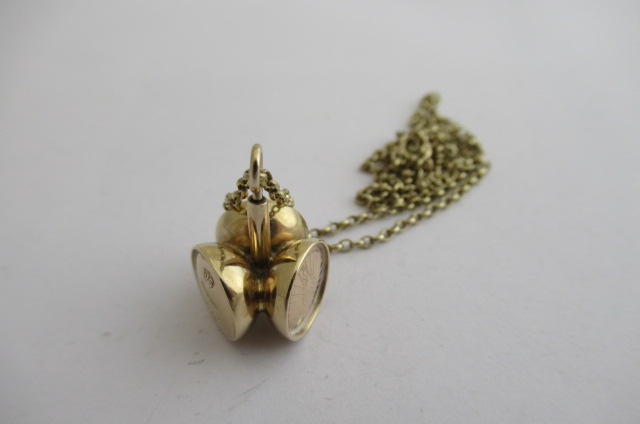 9CT GOLD NECKLACE AND PENDANT Image