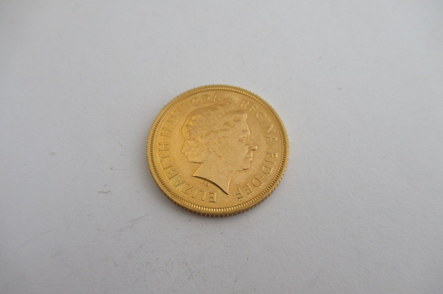2002 GOLD SOVEREIGN Image
