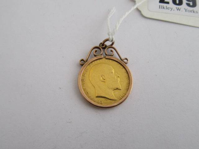 1910 SOVEREIGN IN 9CT GOLD MOUNT 9.7g GROSS Image