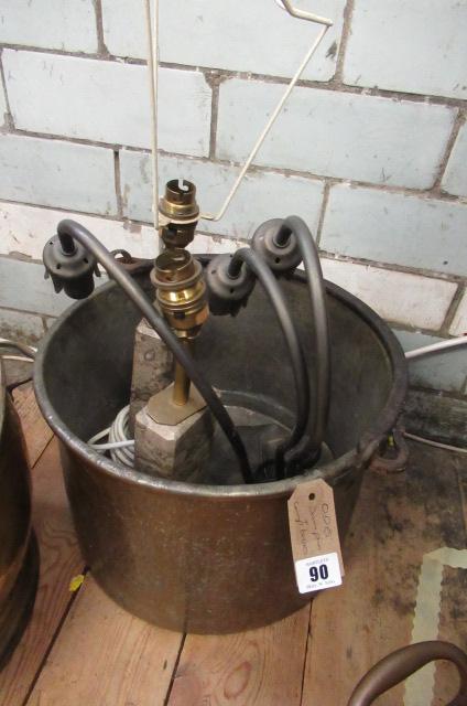 JAM PAN AND LAMP BASES Image