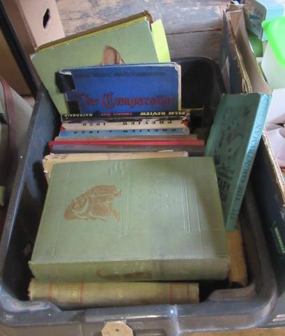 BOX OF VINTAGE HARDBACK BOOKS Image