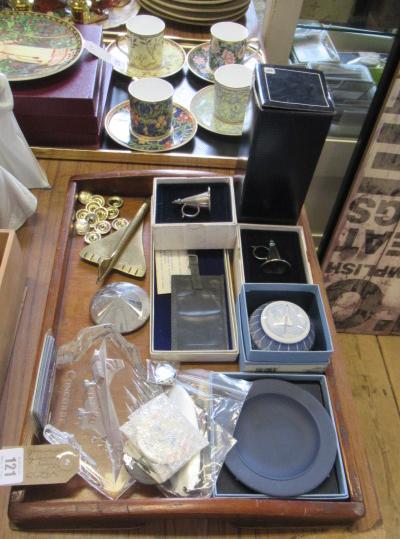 TRAY OF CONCORDE ORNAMENTS Image