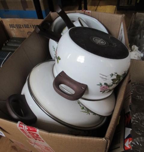 BOX OF MATCHING PANS Image