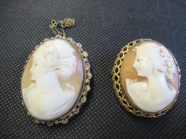 TWO CAMEO BROOCHES Image