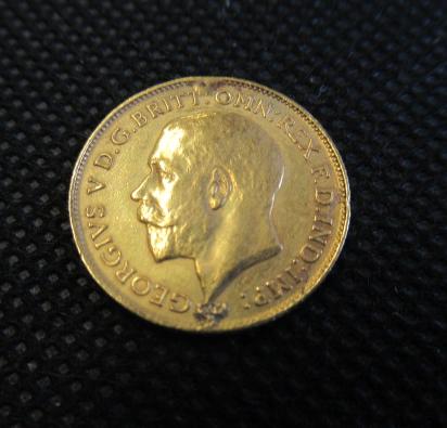 1911 HALF SOVEREIGN EX MOUNTED Image