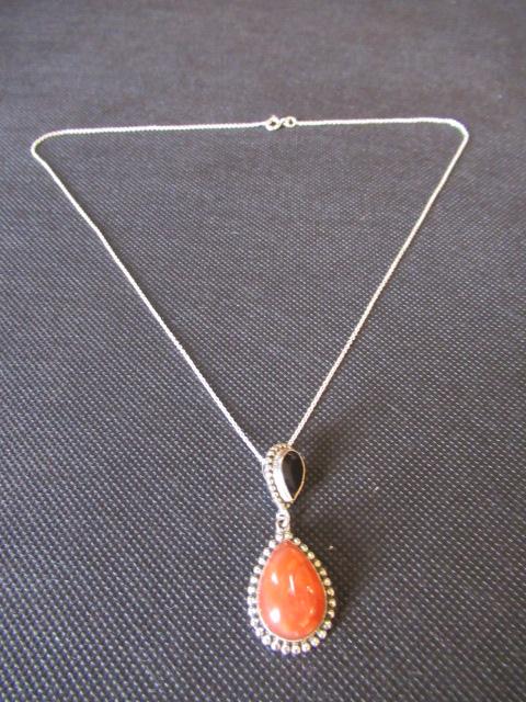 SILVER STONE SET PENDANT ON SILVER CHAIN Image